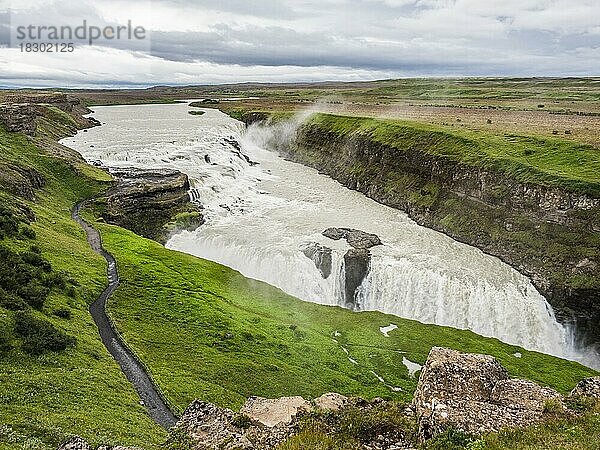 Wasserfall Gullfoss  Schlucht vom Fluss Hvítá  Island  Europa