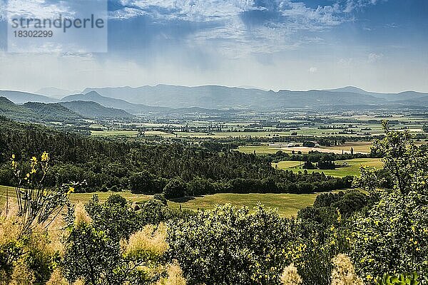 Landschaft bei Mirmande  Les plus beaux villages de France  Département Drôme  Auvergne-Rhône-Alpes  Provence  Frankreich  Europa