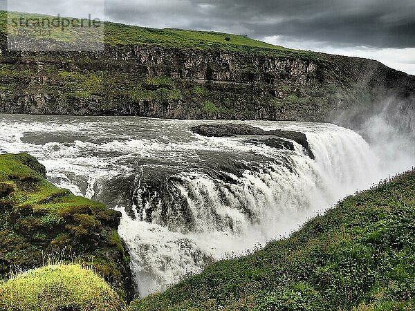 Wasserfall Gullfoss  Schlucht vom Fluss Hvítá  Island  Europa