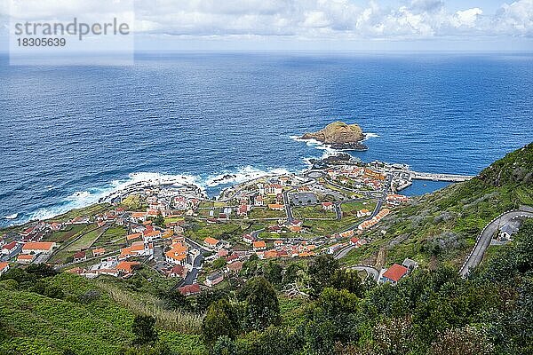 Porto Moniz  Stadtansicht  Madeira  Portugal  Europa