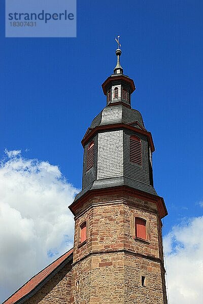 Barocke Dorfkirche Mansbach  Chorraum um 1280  ehemalige Grabkapelle der Familie von Mansbach  Landkreis Hersfeld-Rotenburg  Hessen  Deutschland  Europa