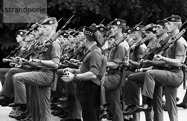 Paradeuebung der britischen Rheinarmee mit dem schottischen Regiment  hier am 19.6.1991 in Werl  DEU  Deutschland  Europa