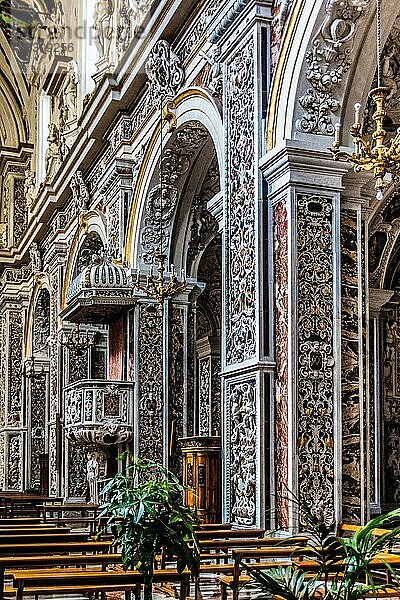 Chiesa del Gesu  schoenes Beispiel sizilianischen Barocks aus dem 17. Jhdt. mit Skulpturen von Gioacchino Vitagliano  Palermo  Sizillien  Palermo  Sizilien  Italien  Europa