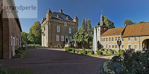 Schloss Loersfeld  Kerpen  Nordrhein-Westfalen  Deutschland  Europa