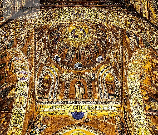 Christus Pantokrator  aufwendige Goldmosaike mit Episoden aus dem Alten und Neuen Testatment  Normannenpalast mit der Cappella Palatina  Palermo  Sizillien  Palermo  Sizilien  Italien  Europa