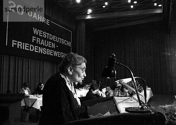 Am 10. 10. 1971 beging die Westdeutsche Frauenfriedensbewegung (WFFB) in Dortmund ihr 20-jaehriges Bestehen  Deutschland  Europa