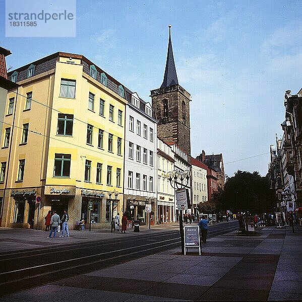Die Stadt Erfurt in Thueringen  hier am 7.10.1994  mit einer schoenen Altstadt  Deutschland  Europa