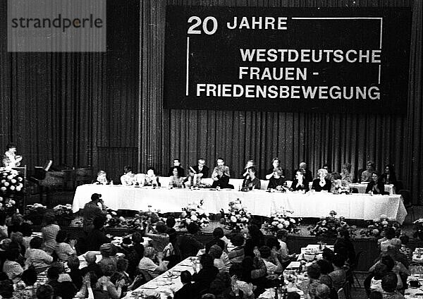 Am 10. 10. 1971 beging die Westdeutsche Frauenfriedensbewegung (WFFB) in Dortmund ihr 20-jaehriges Bestehen  Deutschland  Europa