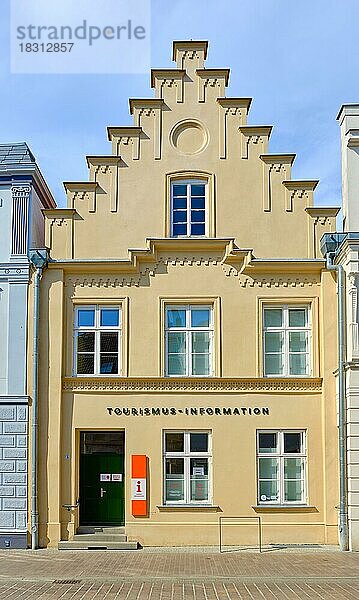 Tourismus-Information in der Lübschen Straße  Altstadt Hansestadt Wismar  Mecklenburg-Vorpommern  Deutschland  Europa