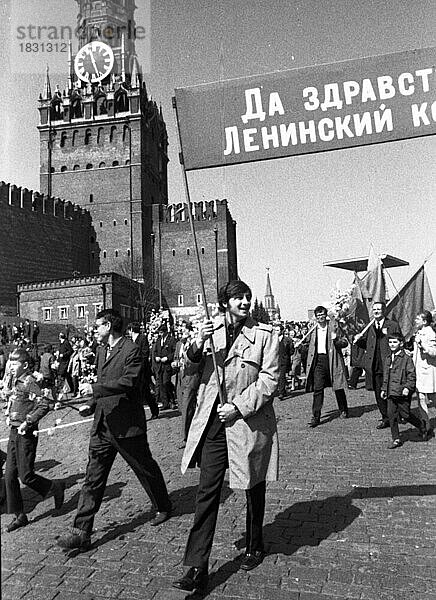 RUS  Sowjetunion  Moskau: Impressionen aus der UdSSR 1972. 1. Mai-Demonstzration