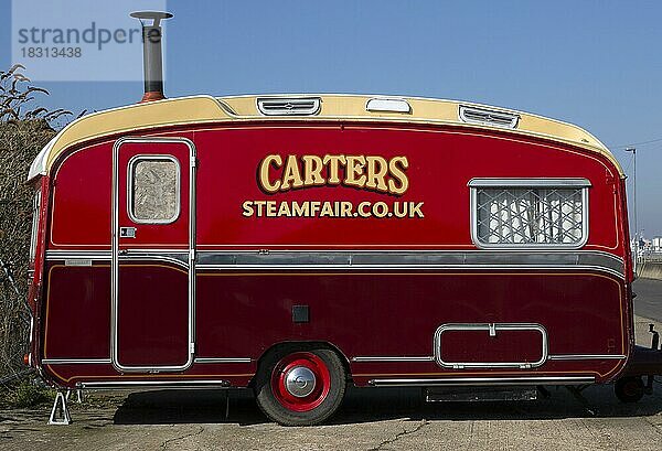 Traditioneller alter Wohnwagen des Unternehmens Carters Steamfair  Gorleston  Norfolk  England  UK