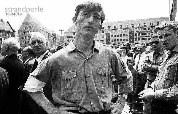 Jaehrlich begeht die Sudetendeutsche Landsmannschaft  hier am 27. 5. 1969 in Nuernberg  traditionell der Sudetendeutschen Tag  Deutschland  Europa