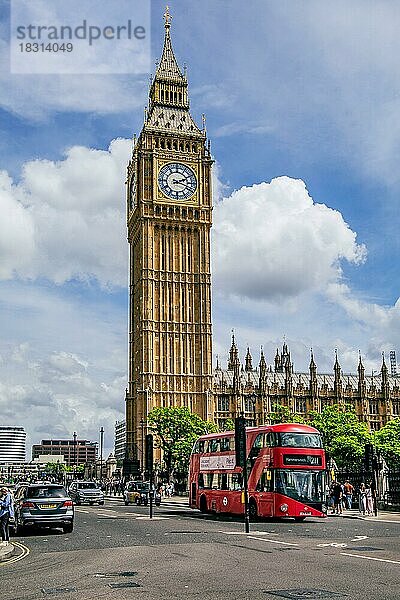 Doppeldeckerbus vor dem Uhrturm Big Ben  London  City of London  England  United Kingdom  Großbritannien  Europa