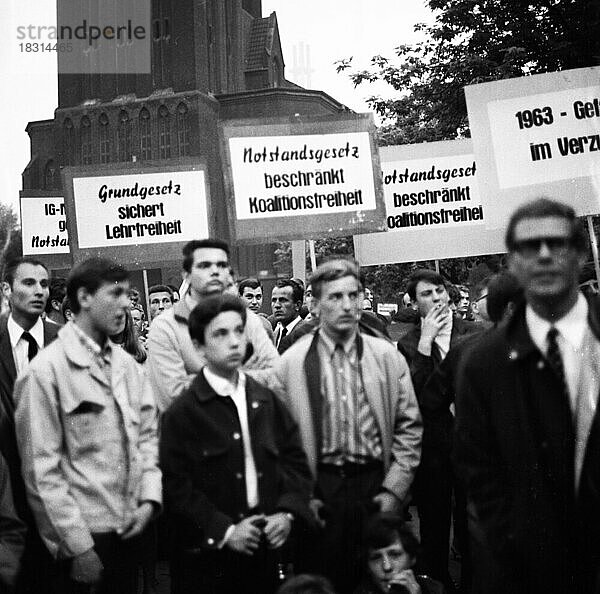 Mit einem Kongress Notstandsreport der Jugend und Demonstrationen in Duisburg reagierte die IG Metall 1968 auf die Notstandgesetze der Bundesregierung  Deutschland  Europa
