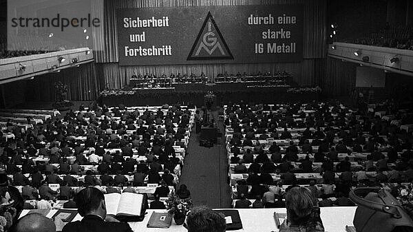 Die Zentrale Konferenz der Industriegewerkschaft Metall (IGM) am 5. 9. 1968 in Muenchen zu Sicherheit und Fortschritt  Deutschland  Europa