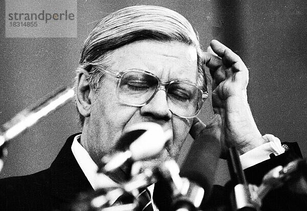 SPD-Parteitag April 1982.Helmut Schmidt  Deutschland  Europa