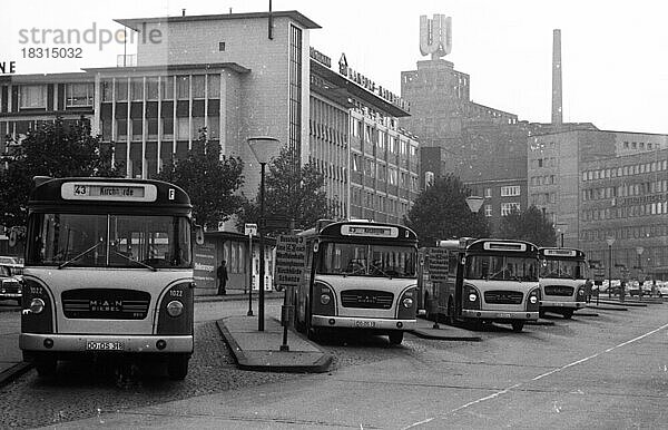 Der staedtische Nahverkehr im Jahre 1968 in der Großstadt Dortmund  Deutschland  Europa