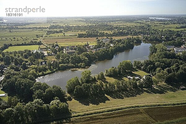 Luftaufnahme der Landschaft um den Sandbraak See im Hamburger Ortsteil Fünfhausen. Kirchwerder  Hamburg  Deutschland  Europa