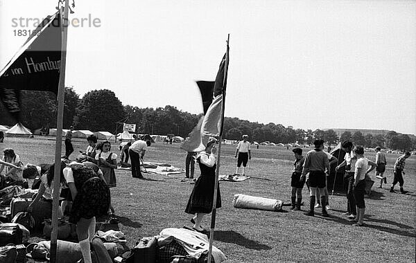 Jaehrlich begeht die Sudetendeutsche Landsmannschaft  hier am 27. 5. 1969 in Nuernberg  traditionell der Sudetendeutschen Tag  Deutschland  Europa