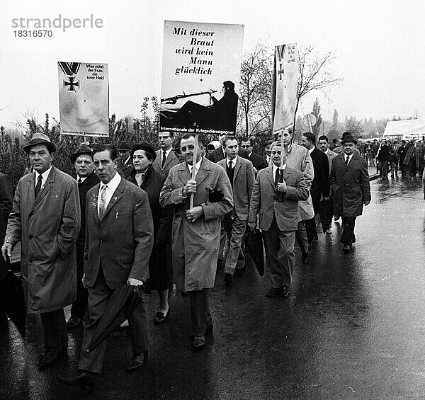 1. Mai-Demonstrationen des Deutschen Gewerkschaftsbundes (DGB) in den Jahren 1964-71 mit unterschiedlichen Forderungen und Persoenlichkeiten in verschieden Regionen  Deutschland  Europa