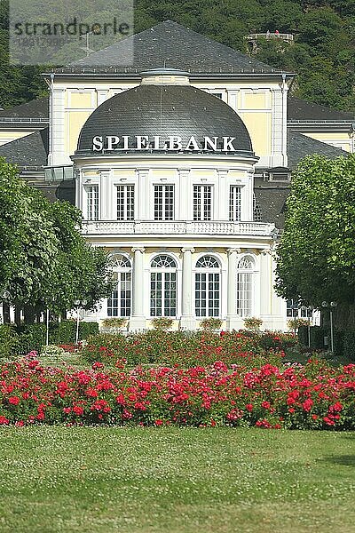 Barocke UNESCO Spielbank und Kurpark  Inschrift  Blumen  Kuppel  Bad Ems  Rheinland-Pfalz  Deutschland  Europa