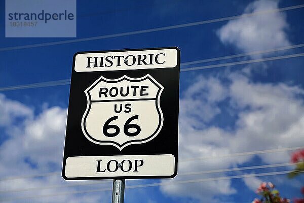 Schild in Seligman an der historischen Route 66 im wilden Westen. Seligman  Arizona  USA  Nordamerika