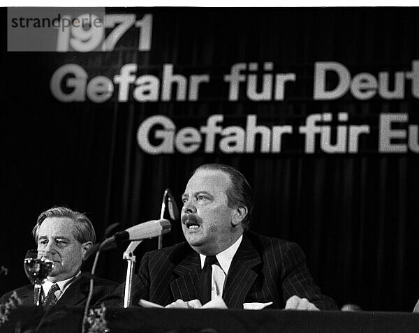 Vertriebene  Vertriebenentreffen  Personen  Politiker und Parolen im Ruhrgebiet in den Jahren 1965-71. Baron von und zu Guttenberg sen. (CSU)  Deutschland  Europa