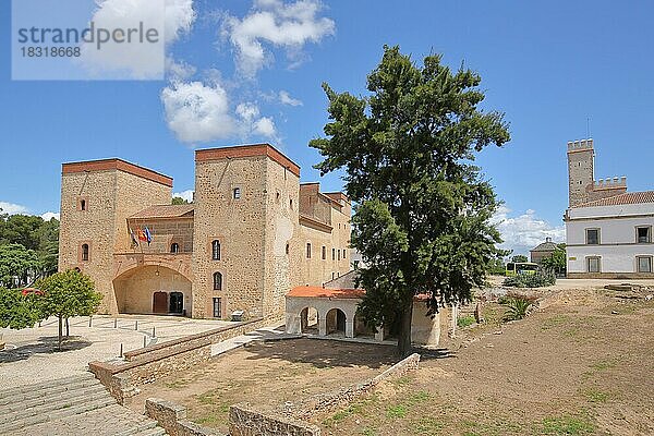 Museo Arqueologico Provincial im Alcazaba in Badajoz  Extremadura  Spanien  Europa