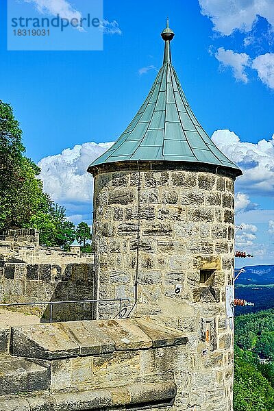 Wachturm und Festungsmauern Festung Königstein  Königstein  Sächsische Schweiz  Sachsen  Deutschland  Europa