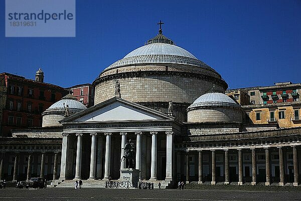 Basilica di San Francesco di Paola an der Piazza del Plebiscito  Neapel  Kampanien  Italien  Europa