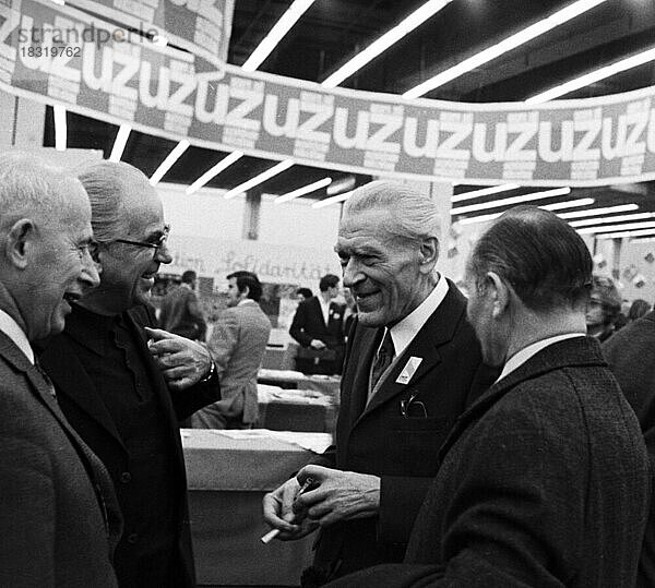 Der 2. Parteitag der Deutschen Kommunistischen Partei (DKP) fand vom 25. 11. 1971 bis 28. 1971 in Düsseldorf statt. Max Reimann  Deutschland  Europa