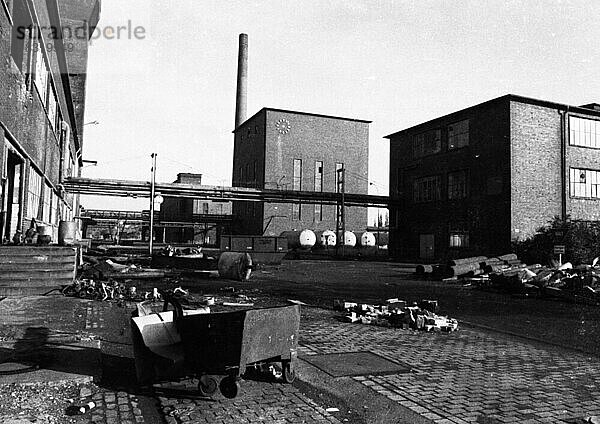 Stillgelegte Zellwolle- Werke Phrix am 20. 10. 1971 in Krefeld  Deutschland  Europa
