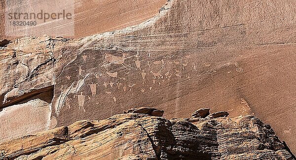 Petroglyphen  Canyon de Chelly National Monument  Chinle  AZ  USA  Nordamerika
