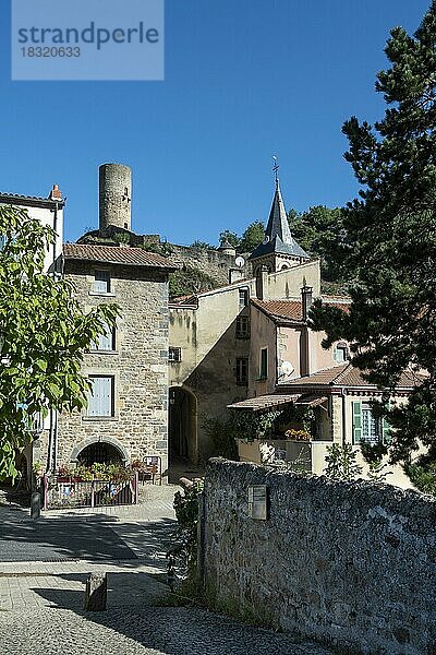 Saint Floret mit der Bezeichnung Petite Cité de Caractèrere  Puy de Dome  Auvergne Rhone Alpes  Frankreich  Europa