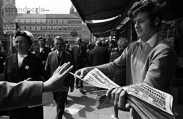 Jaehrlich begeht die Sudetendeutsche Landsmannschaft  hier am 27. 5. 1969 in Nuernberg  traditionell der Sudetendeutschen Tag  Deutschland  Europa