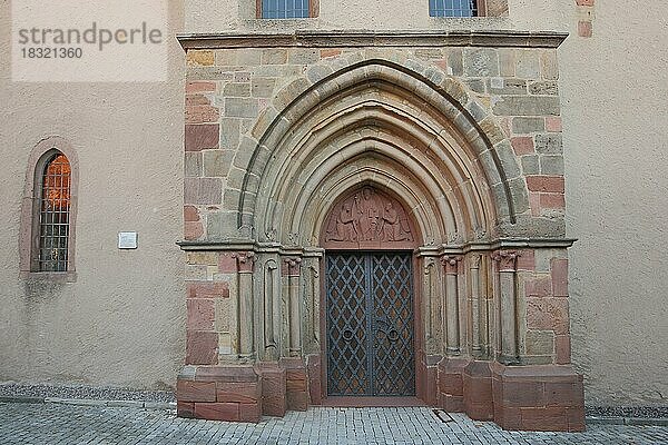 Portal und Eingang der Stadtkirche in Schlitz  Vogelsberg  Hessen  Deutschland  Europa