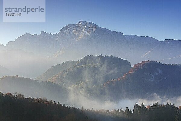 Hoher Göll  höchster Berggipfel des Göllmassivs bei Obersalzberg in den Berchtesgadener Alpen  Bayern  Deutschland  Europa