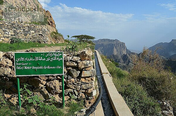 Der Oman ist eines der duennbesiedelten Laender der Erde. Bis vor einigen Jahren fuer Touristen nur mit großem Wagemut zu bereisen. Das Bild zeigt: In der Saiq-Hochebene  178/Die Saiq  HochebeneOMN  Oman  Asien