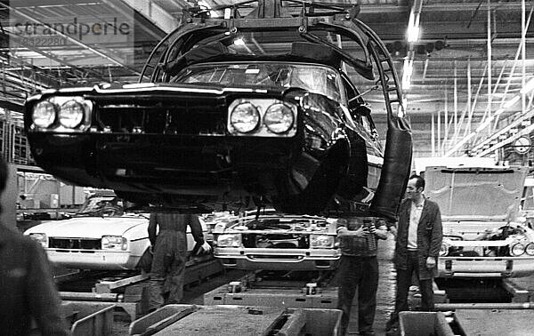 Autoproduktion bei den Fordwerken am 12.02.1976 in Koeln  Deutschland  Europa