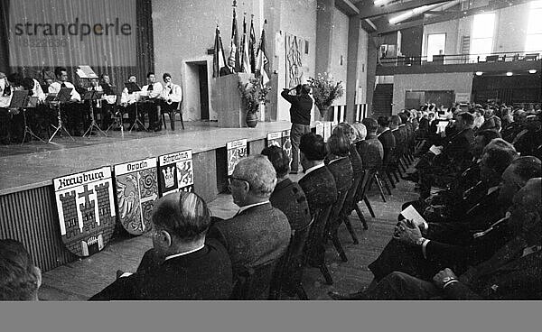 Das Treffen der Donauschwaben in der Westafelenhalle in Dortmund im Ja hre 1970  Deutschland  Europa