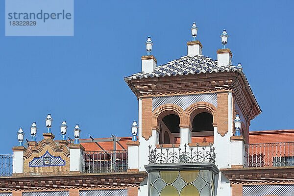 Detail vom maurischen Gebäude Casa Alvarez Buiza erbaut ca. 1920 am Plaza de Espana in Badajoz  Extremadura  Spanien  Europa