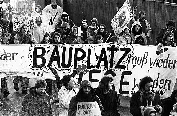 Mehr als 20.000 Gegner der Kernkraft demonstrierten in Itzehoe gegen ein AKW in Brokdorf am 19.02.1977  Deutschland  Europa