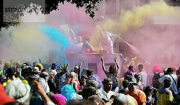 Das traditionelle Pulverfest ist fester Bestandteil des Karnevals auf La Palma  ESP  Spanien  Kanaren  La Palma  Europa