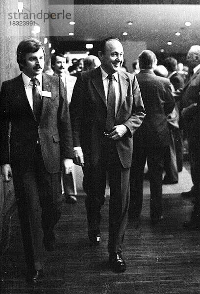Verteidigungspolitischer Kongress der Freien Demokratischen Partei (FDP) am 27.4.1979 in Muenster.Jürgen Moellemann  Hans-Dierich Genscher v.l  Deutschland  Europa