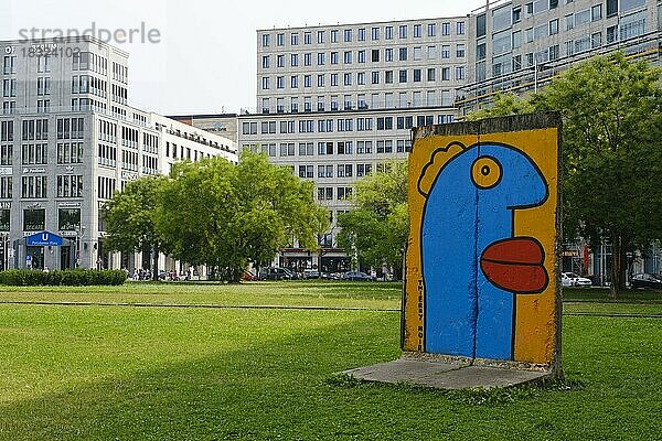 Kunst am Teil der Berliner Mauer  Potsdamer Platz  Berlin  Deutschland  Europa