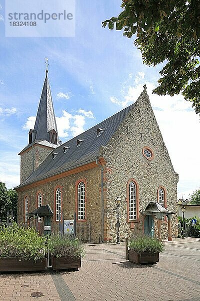 Evangelische Kirche in Sulzbach  Taunus  Hessen  Deutschland  Europa