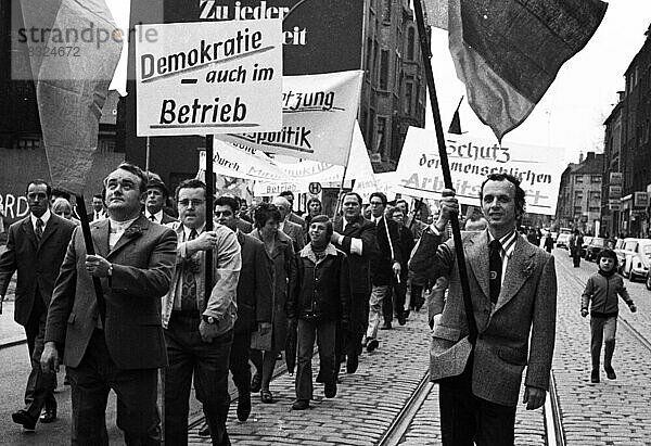 Die traditionelle Mai-Demonstration des Deutschen Gewerkschaftsbundes (DGB) am 1. 5. 1973 in Dortmund  Deutschland  Europa