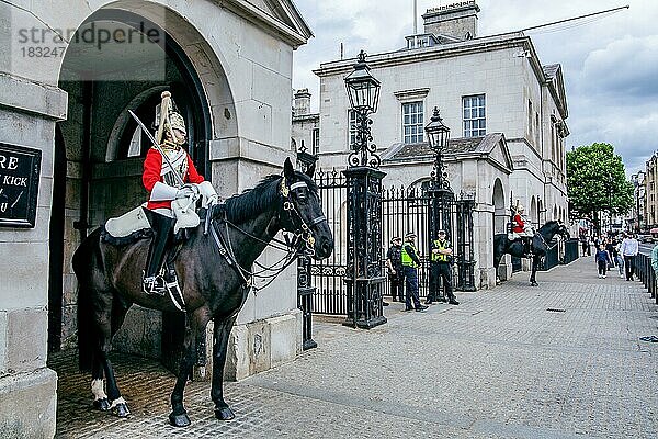 Wachsoldaten der Royal Horse Guards in Whitehall  London  City of London  England  United Kingdom  Großbritannien  Europa
