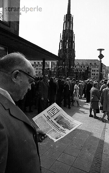 Jaehrlich begeht die Sudetendeutsche Landsmannschaft  hier am 27. 5. 1969 in Nuernberg  traditionell der Sudetendeutschen Tag  Deutschland  Europa