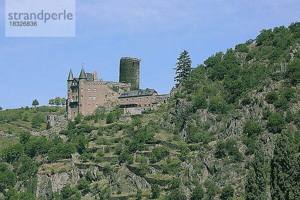 UNESCO Burg Katz mit Klippen und Felsen  St. Goarshausen  Rheinland-Pfalz  Oberes Mittelrheintal  Deutschland  Europa